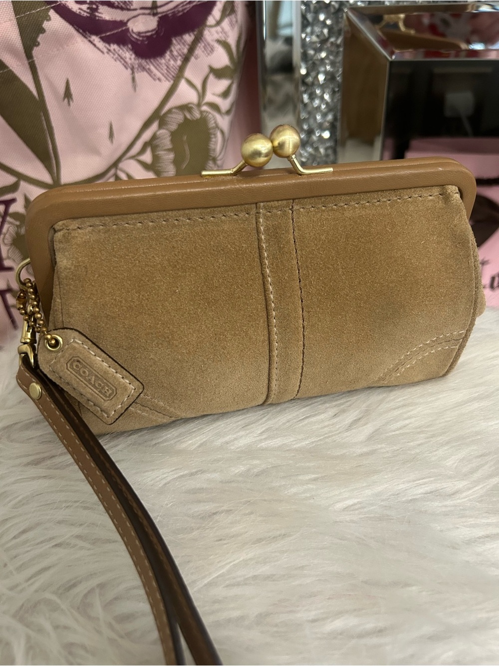 Y2K Vintage Coach Khaki Tan Suede With Stitching Kisslock Wristlet Rare